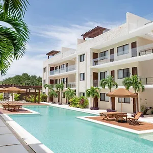 https://blue-luxury-kukulkan-apartments.quintano-roohotels.com